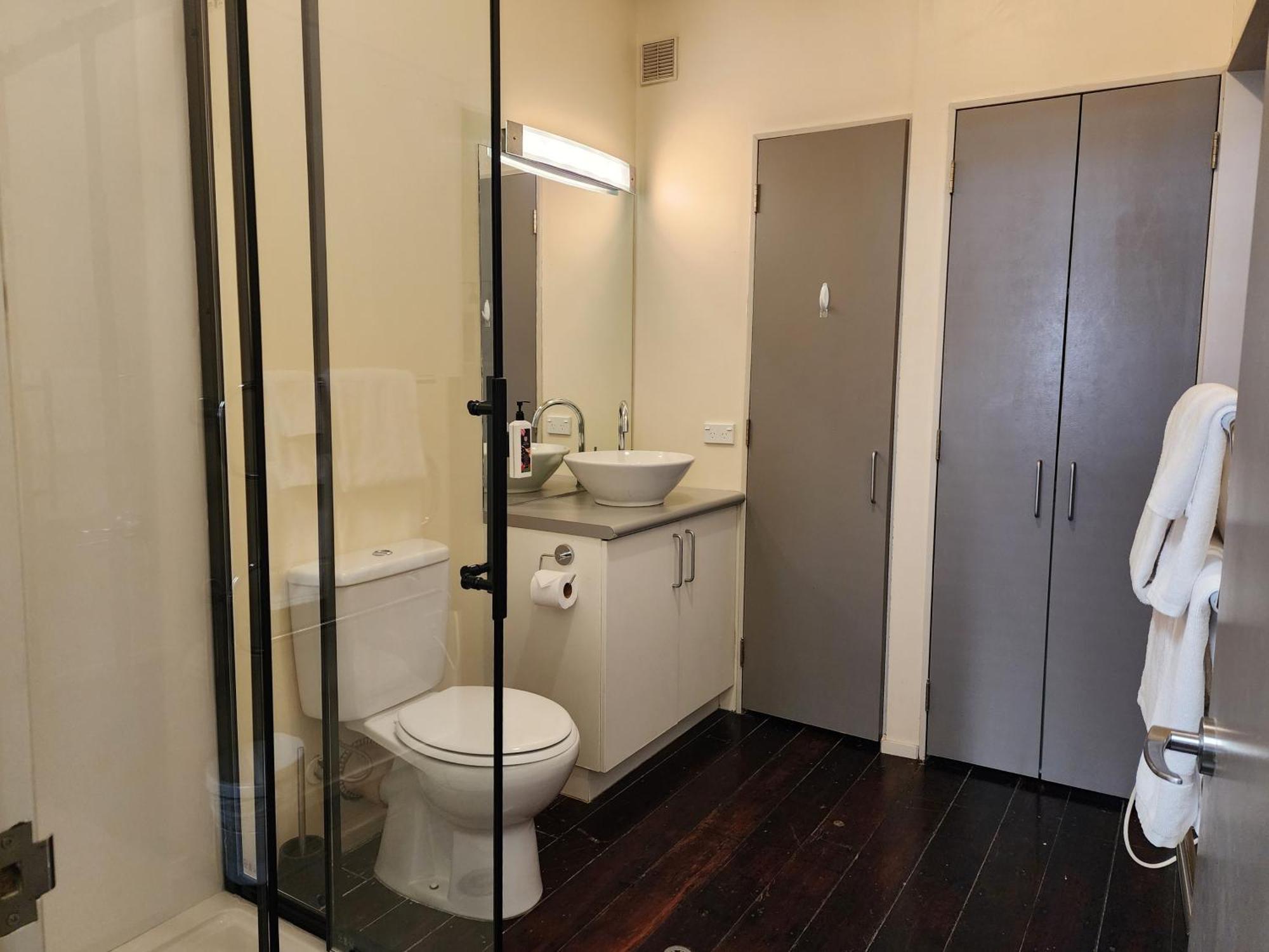 U Suites On Egmont เวลลิงตัน ภายนอก รูปภาพ